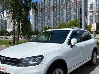 2013 Volkswagen Touareg II, белый, 1325000 рублей, вид 1