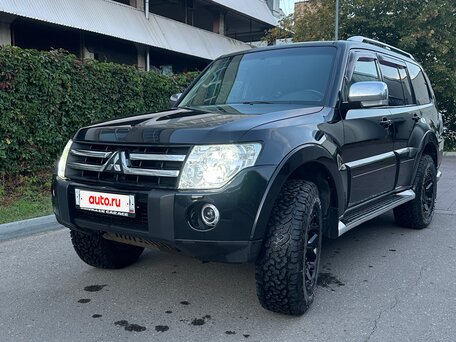 2008 Mitsubishi Pajero IV, чёрный, вид 5