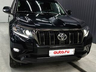 2021 Toyota Land Cruiser Prado 150 Series Рестайлинг 3, чёрный, 6800000 рублей, вид 2