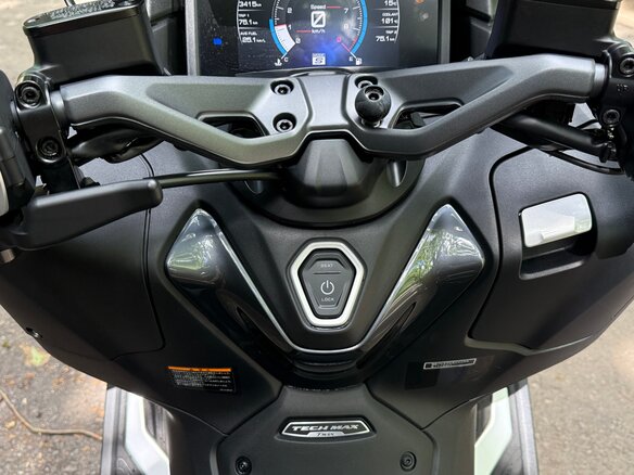 2023 Yamaha TMAX, зелёный, 1545000 рублей - вид 17