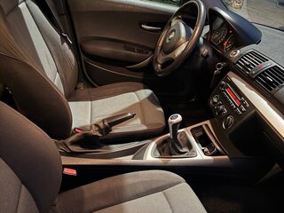 2006 BMW 1 серии 116i I (E81/E82/E87/E88), чёрный, 590000 рублей, вид 5