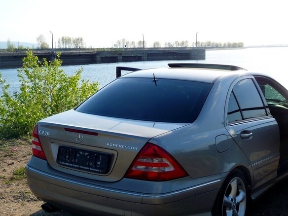 2004 Mercedes-Benz C-Класс 230 II (W203) Рестайлинг, серый, 1150000 рублей - вид 1