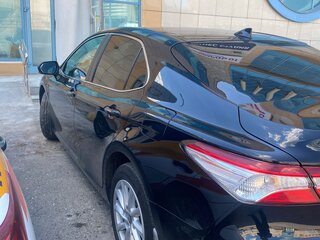2022 Toyota Camry VIII (XV70) Рестайлинг, чёрный, 2450000 рублей, вид 3