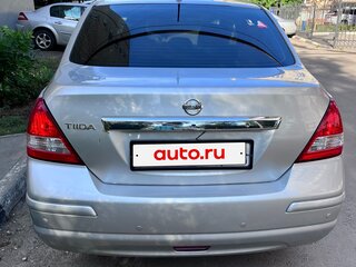 2011 Nissan Tiida I Рестайлинг, серебристый, 680000 рублей, вид 3