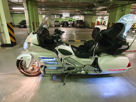 2007 Honda GL 1800 Gold Wing, белый, 1000000 рублей, вид 1