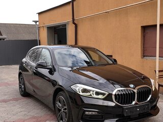 2020 BMW 1 серии 118i III (F40), чёрный, 1810220 рублей, вид 2