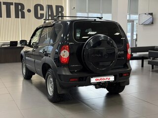 2018 Chevrolet Niva I Рестайлинг, чёрный, 795000 рублей, вид 3