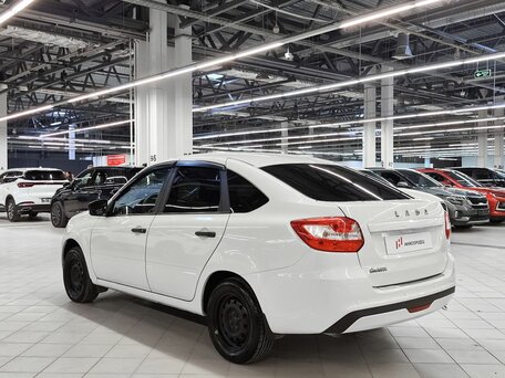 2022 Lada (ВАЗ) Granta I Рестайлинг, белый, 687000 рублей, вид 4