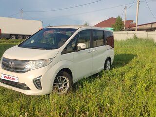 2015 Honda Stepwgn V, белый, 1795000 рублей, вид 3