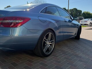 2010 Mercedes-Benz E-Класс 250 5G-Tronic IV (W212, S212, C207), голубой, 1300000 рублей, вид 2