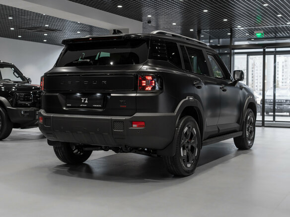 2026 Jetour T1, чёрный, 4399900 рублей - вид 4