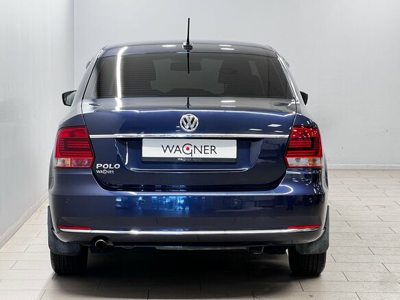2017 Volkswagen Polo V Рестайлинг, синий - вид 2
