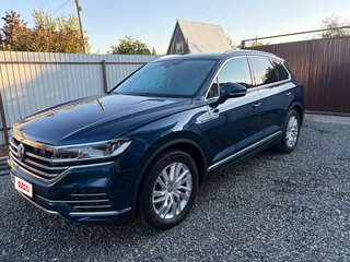 2018 Volkswagen Touareg III, синий, 4150000 рублей, вид 1