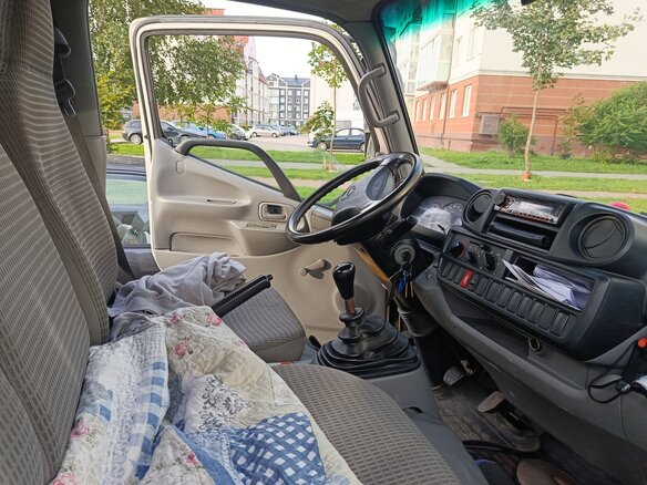 2014 Toyota Dyna, белый, 3000000 рублей - вид 18