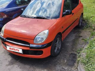 2001 Daihatsu Sirion I (M1), красный, 250000 рублей, вид 1
