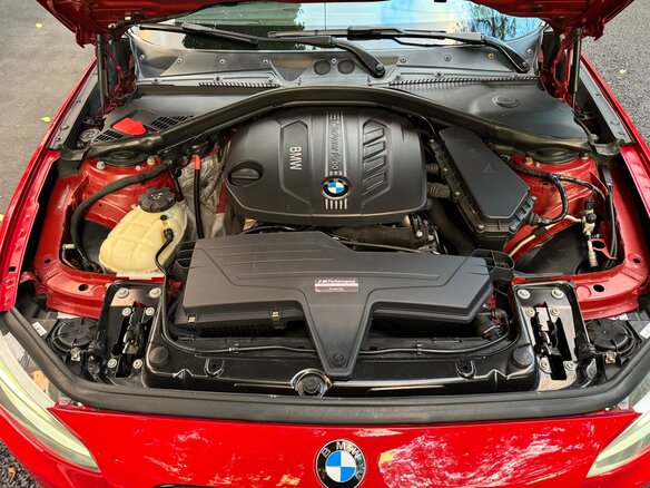 2011 BMW 1 серии 120d II (F20/F21), красный, 2450000 рублей - вид 14