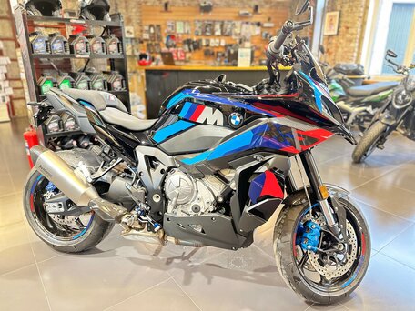 2025 BMW M 1000 XR, чёрный, 3890000 рублей, вид 5