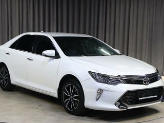 2017 Toyota Camry VII (XV50) Рестайлинг 2, белый, 1899000 рублей, вид 3
