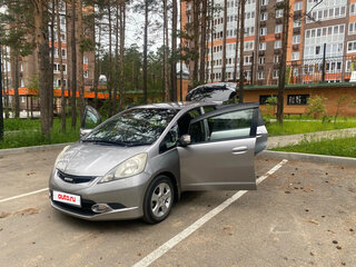 2010 Honda Fit II, серебристый, 850000 рублей, вид 2