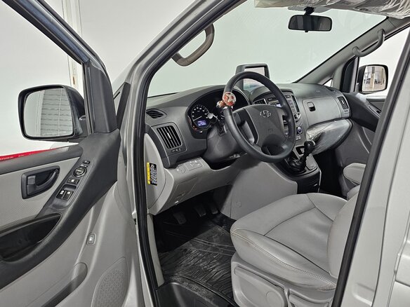 2016 Hyundai Grand Starex I Рестайлинг, серебристый, 1900000 рублей - вид 10