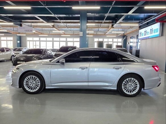 2019 Audi A6 45 TFSI V (C8), серебристый, 4650000 рублей - вид 6