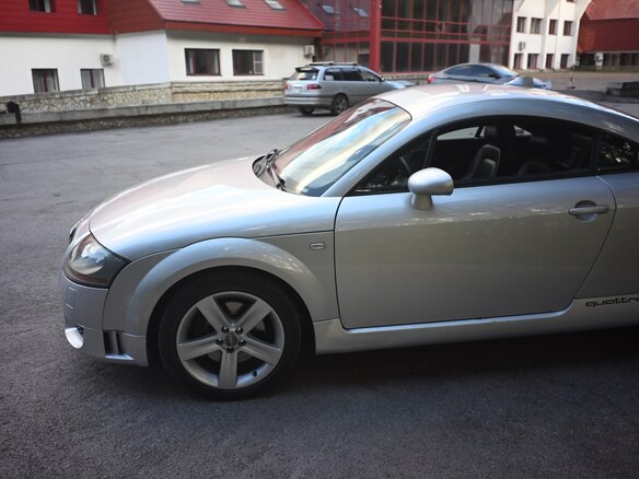 2000 Audi TT I (8N), серебристый, 600000 рублей - вид 5