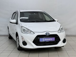 2015 Toyota Aqua I Рестайлинг, белый, 899000 рублей, вид 2