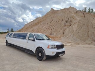 2004 Lincoln Navigator 4-speed II, белый, 450000 рублей, вид 2
