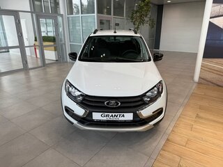 2026 Lada (ВАЗ) Granta Cross I Рестайлинг, белый, 1196000 рублей, вид 3
