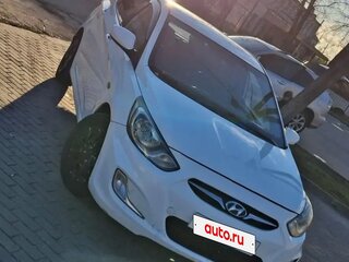 2013 Hyundai Solaris I, белый, 495000 рублей, вид 4