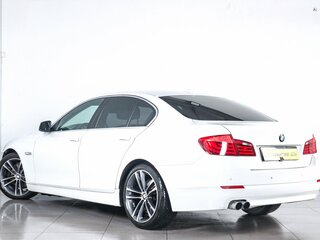 2011 BMW 5 серии 520d VI (F10/F11/F07), белый, 1809000 рублей, вид 4