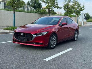 2022 Mazda 3 IV (BP), красный, 1660000 рублей, вид 1