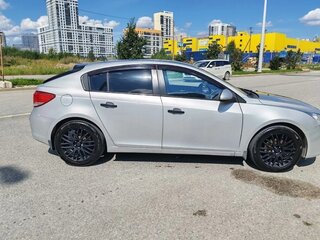 2013 Chevrolet Cruze I Рестайлинг, серебристый, 690000 рублей, вид 2