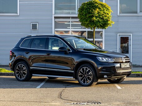 2014 Volkswagen Touareg II, чёрный, 2049000 рублей, вид 3