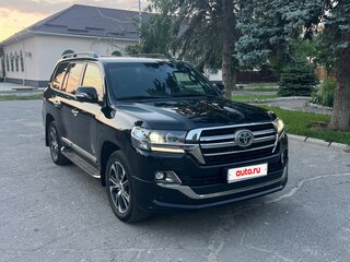 2019 Toyota Land Cruiser 200 Series Рестайлинг 2, чёрный, 7400000 рублей, вид 3