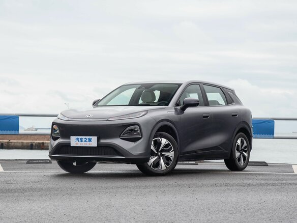 2026 Changan Qiyuan Q05 40.3 kWh II, розовый - вид 2