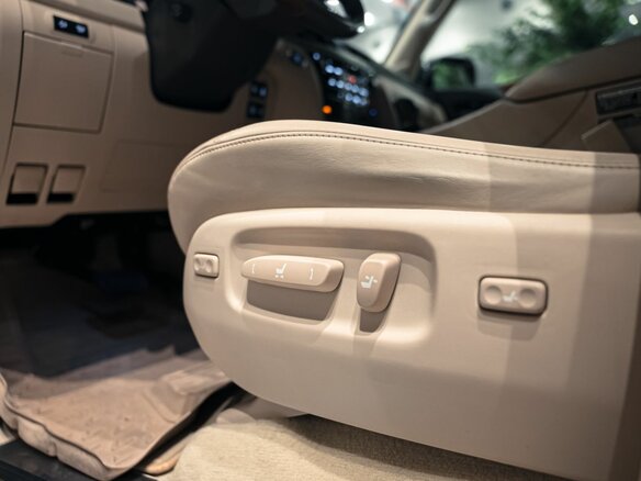 2016 Lexus LX 450d III Рестайлинг 2, белый, 6950000 рублей - вид 19