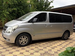 2009 Hyundai Grand Starex I, серый, 1800000 рублей, вид 3