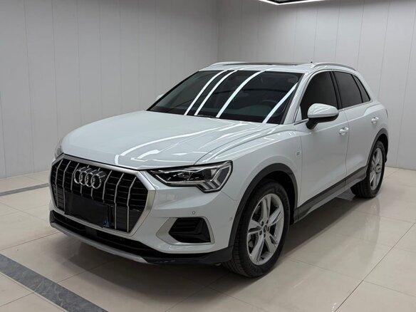 2022 Audi Q3 35 TFSI II (F3), белый, 2655000 рублей