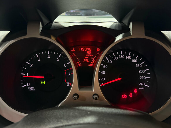 2012 Nissan Juke I, красный - вид 9