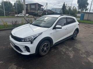 2021 Kia Rio X IV Рестайлинг, белый, 1690000 рублей, вид 1