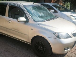 2003 Mazda Demio II (DY), золотистый, 250000 рублей, вид 4