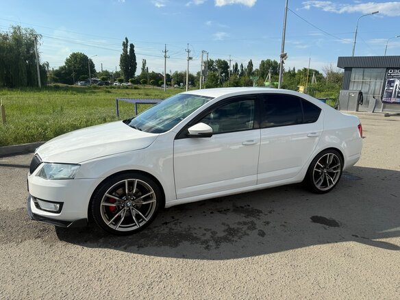 2014 Skoda Octavia III (A7), белый, 1450000 рублей