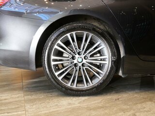 2018 BMW 5 серии 518d VII (G30/G31/G38), серый, 2600000 рублей, вид 4