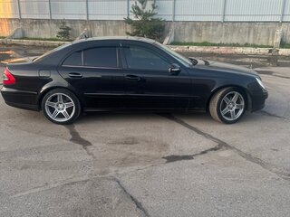 2006 Mercedes-Benz E-Класс 200 III (W211, S211) Рестайлинг, чёрный, 800000 рублей, вид 3