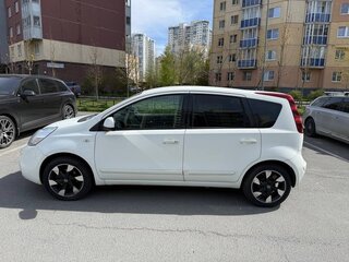 2012 Nissan Note I Рестайлинг, белый, 1290000 рублей, вид 4