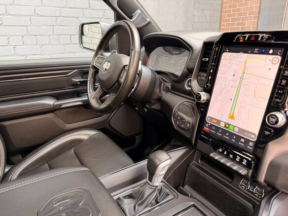 2023 Ram 1500 Quad Cab V, чёрный - вид 8