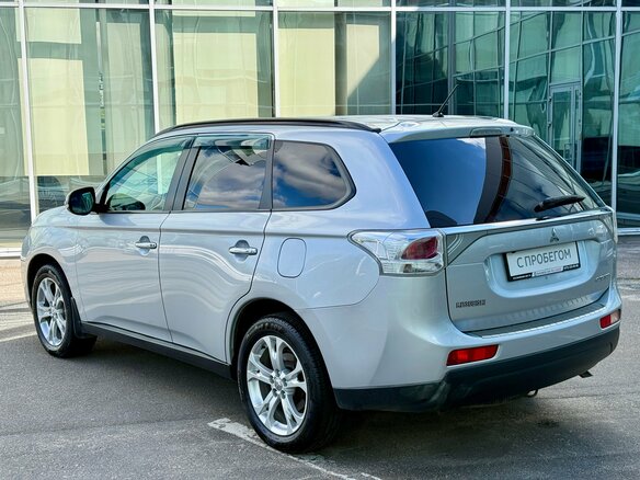 2013 Mitsubishi Outlander III, серебристый - вид 6