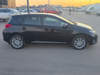 2013 Toyota Auris II, чёрный, 880000 рублей, вид 3