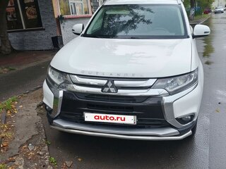 2018 Mitsubishi Outlander III Рестайлинг 2, белый, 3000000 рублей, вид 1
